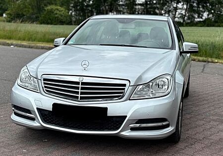 Mercedes-Benz C 180 -