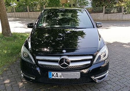 Mercedes-Benz B 180 CDI -/XENON/NAVI,AHK