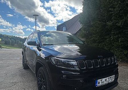 Jeep Compass 1.3l T4-PHEV 140kW Limited Auto. 4WD...