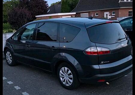 Ford S-Max 2,0 TDCi 96kW DPF Titanium Titanium