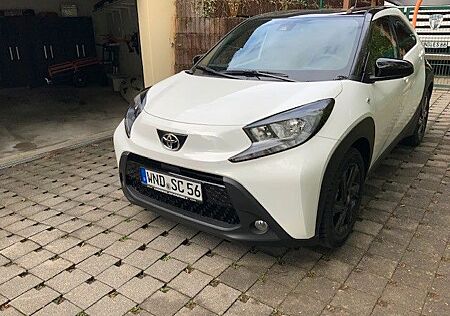 Toyota Aygo (X) Aygo (X) 1.0-l-VVT-i Black & White Black & White