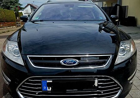 Ford Mondeo 2,2TDCi 147kW Titanium S Turnier *VOLL*