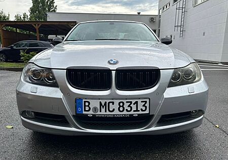 BMW 320i - e90 Automatik HU Neu