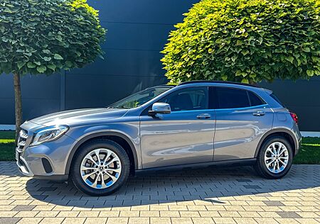 Mercedes-Benz GLA 220 4Matic |CARPLAY|PANO|LED|ACC|KAMERA|VOLL