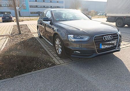 Audi A4 2.0 TDI 130kW S line Avant, drive select
