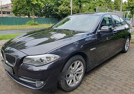 BMW 520d - 1.Hand Navi PDC Leder