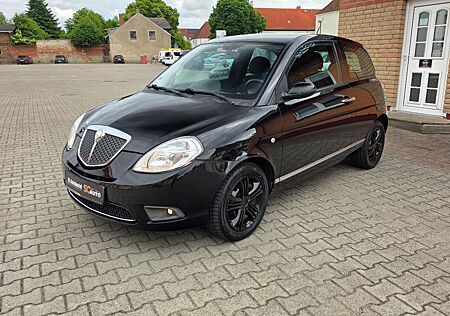 Lancia Ypsilon 1.4 8V Oro 74 Tkm. TÜV Neu & Inpsektion
