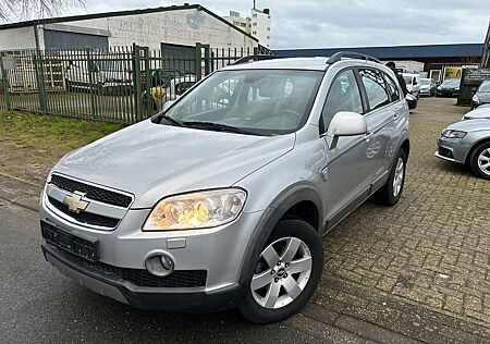 Chevrolet Captiva 2.4 LS 2WD 7-Sitzer*KLIMA*AHK*TEMP*TEILL