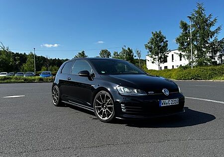 VW Golf Volkswagen 2.0 TDI BMT GTD GTD