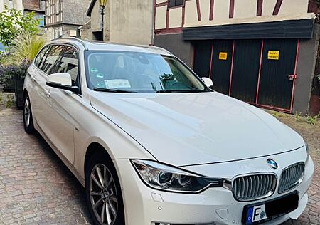BMW 320d EfficientD. Ed. Touring Luxury Line Lux...