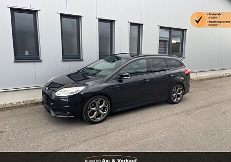 Ford Focus *Turnier*ST*VOLL*Recaro*Bi-Xenon*R-Cam*uvm*