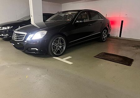 Mercedes-Benz E 500 AVANTGARDE V8 SAUGER GARAGENFZG