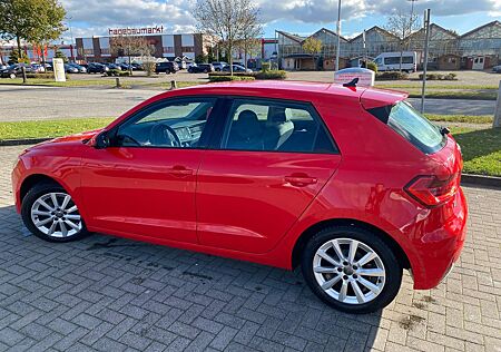 Audi A1 Sportback Farbe ROT
