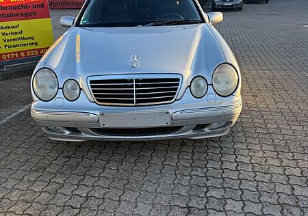 Mercedes-Benz E 280 T AVANTGARDE