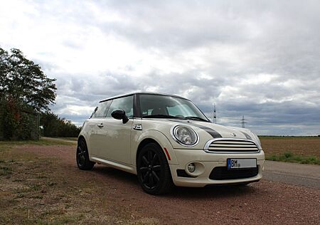 Mini Cooper , Panorama Dach, 8-fach Bereift