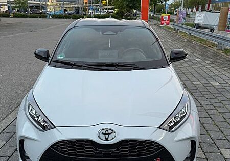 Toyota Yaris 1.5-l-VVT-i Hybrid 130 CVT GR SPORT GR...