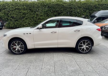 Maserati Levante S Q4 3.0 V6 *Panorama*360°Kamera*H&K*