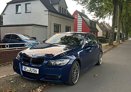 BMW 330i -