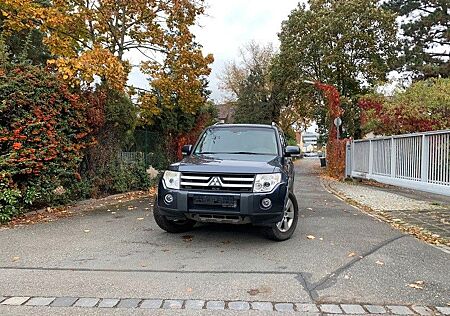 Mitsubishi Pajero 3,2 DI-D Edition 25 Automatik.4x4