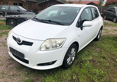 Toyota Auris 2,0-l-D-4D Life