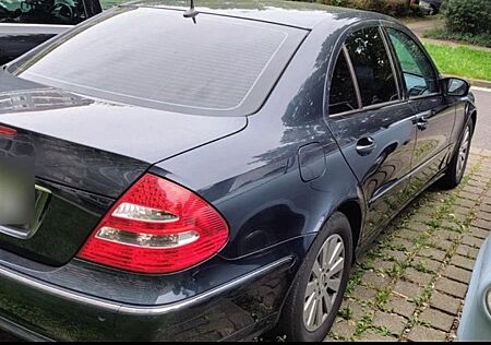 Mercedes-Benz E 240 AVANTGARDE Avantgarde