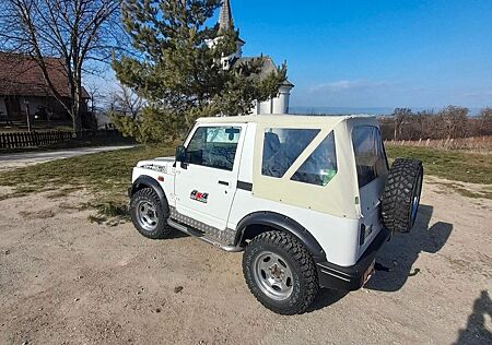 Suzuki SJ Samurai Deluxe Cabrio Deluxe