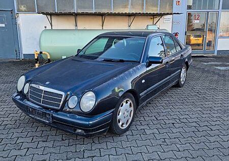 Mercedes-Benz E 240 Elegance Automatik