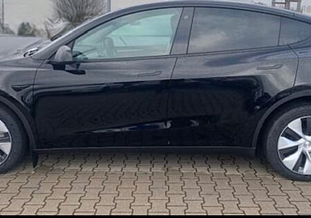 Tesla Model Y Long Range Dual AWD