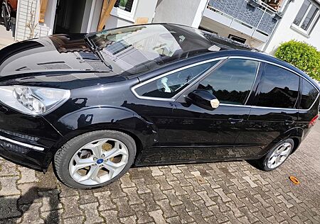 Ford S-Max 2,0 EcoBoost 149kW Titanium PowerShift...