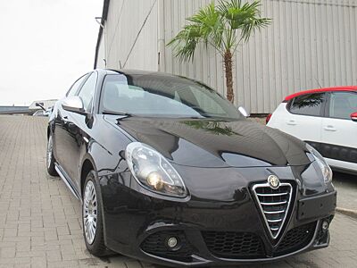 Alfa Romeo Giulietta Super-KLIMAAUT.-LEDER-SHZ-8xALU-1.HAND