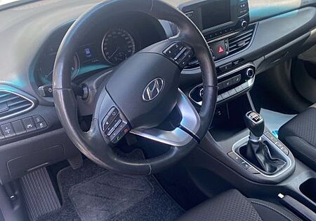 Hyundai i30 1.4 T-GDI Trend 103 kw