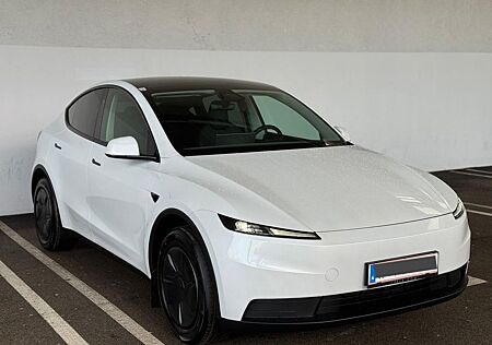 Tesla Model Y Standard Hinterradantrieb Standard RWD