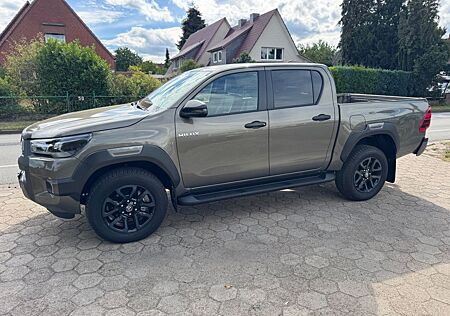 Toyota Hilux 2.8 Invincible Double Cab*JBL+AHK