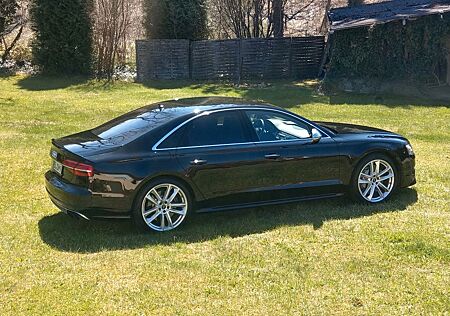 Audi S8 4.0 TFSI plus, HUD, Massage, 605 PS