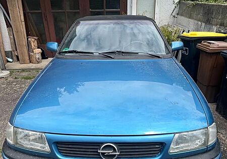 Opel Astra 1.6 Cabrio Bertone Edition
