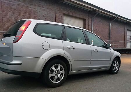 Ford Focus 1,6TDCi Kombi Diesel HU/AU neu