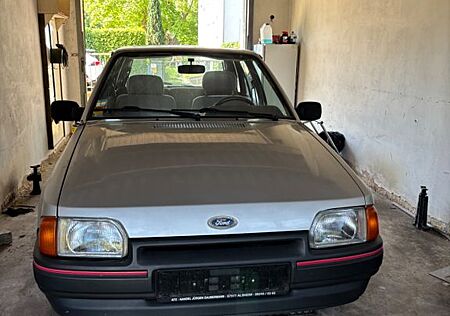 Ford Escort , sehr gepflegt und für Liebhaber