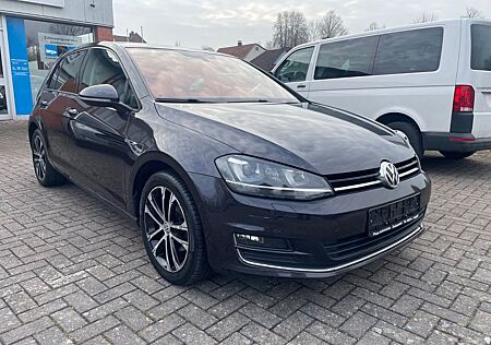 VW Golf Volkswagen VII Lim. 2.0 TDI DSG PANO KEYLESS AHK STHZ