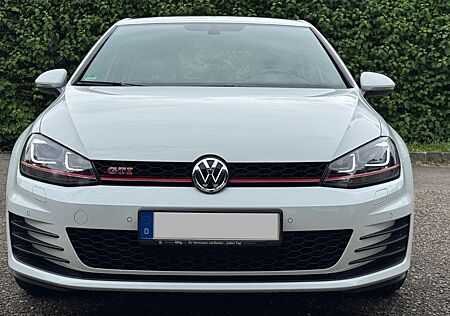 VW Golf Volkswagen 2.0 TSI DSG GTI GTI