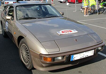 Porsche 924