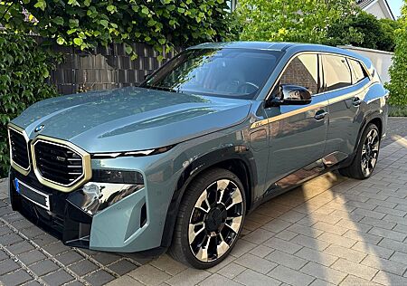 BMW XM 4.4 -TOP Ausstattung und Zustand