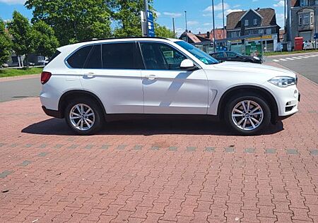 BMW X5 xDrive30d - 7 Sitzer Panorama Dach