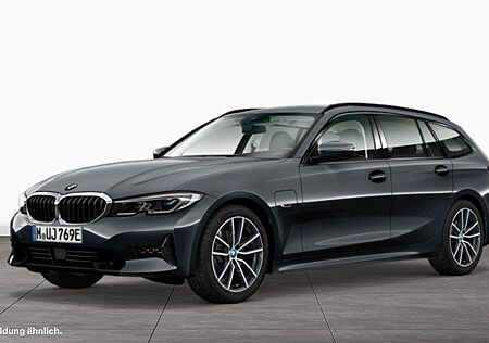 BMW 330e Touring Sport Line LiveCockpitProf Head-Up