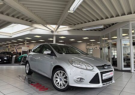 Ford Focus Lim. Titanium KLIMA/BT/PDC V-H/SPURHALTEAS