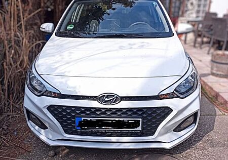 Hyundai i20 1.2 Select, Klima, Ahk, wenig Kilometer
