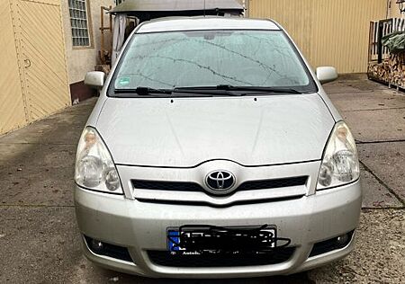 Toyota Corolla Verso 2.2-l-D-4D -