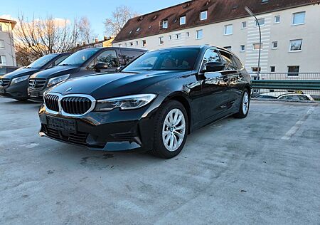 BMW 318 Touring d Advantage/AHK/LED/Head Up D