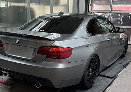 BMW 335i Coupé - Motor Neu