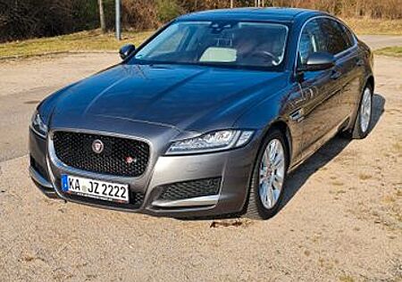 Jaguar XF 30d 300PS R-Sport Automatik R-Sport