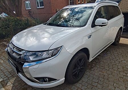 Mitsubishi Outlander 2.0 Top PHEV, TÜV neu, Reifen neu